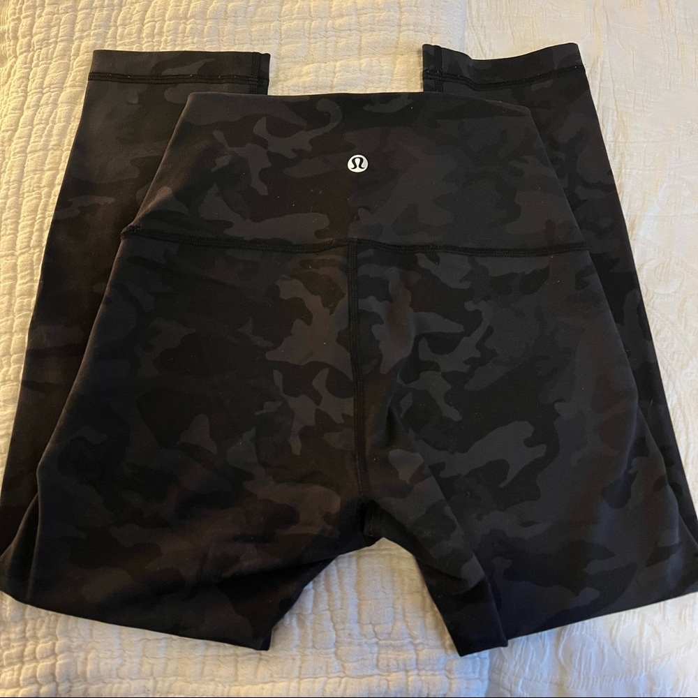 Lululemon Wunder Under Dark Camo 23” leggings
